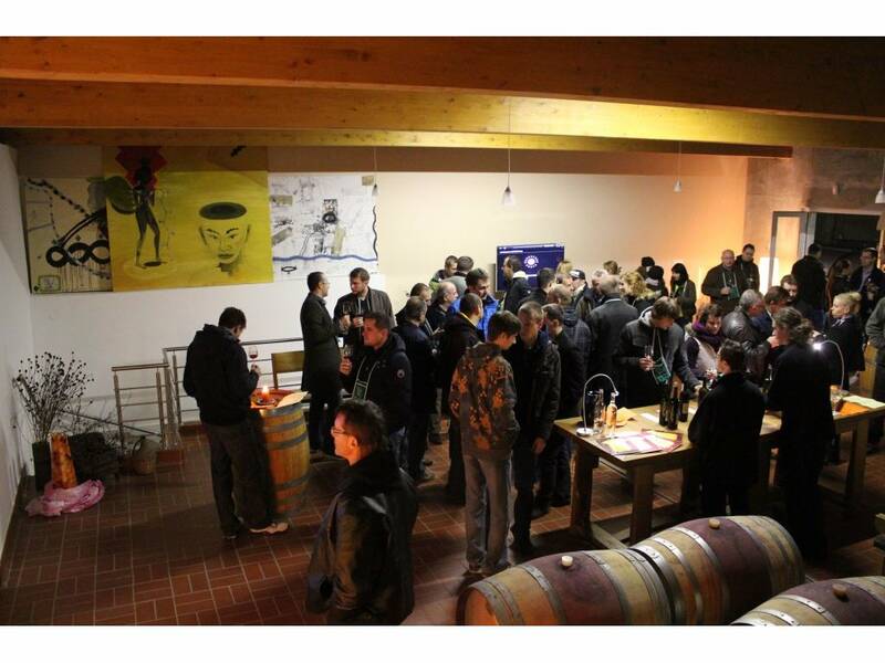 Červené vína sa degustovali v barikovej pivnici, v ktorej vyzrievajú. Červené vína sa degustovali v barikovej pivnici, v ktorej vyzrievajú.